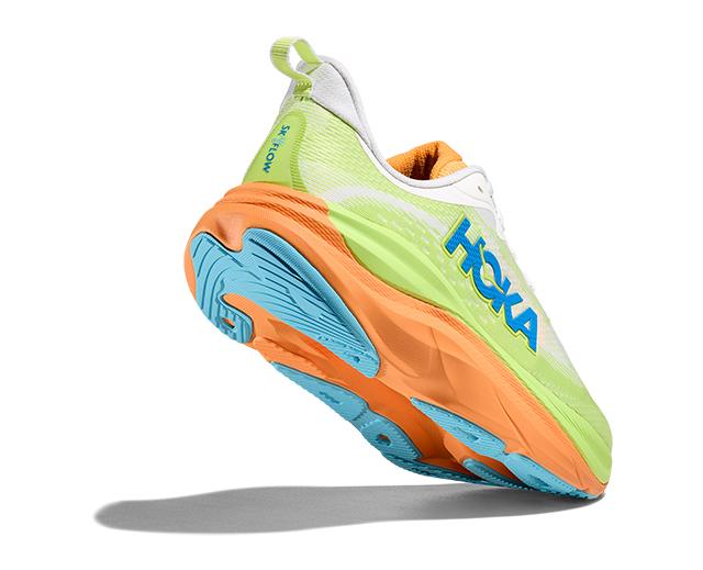 HOKAからまた実力派ランニングシューズが登場。コスパ良し、快走も確信