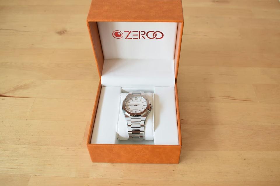 大人の薄型自動巻き時計。｢ZEROO M5｣を試してみた | ギズモード・ジャパン