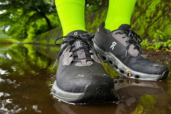ランナーは雨でも走りたい…を叶えるOnの防水シューズ。普段使いもOK 