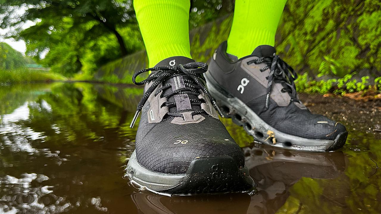 ランナーは雨でも走りたい…を叶えるOnの防水シューズ。普段使いもOK
