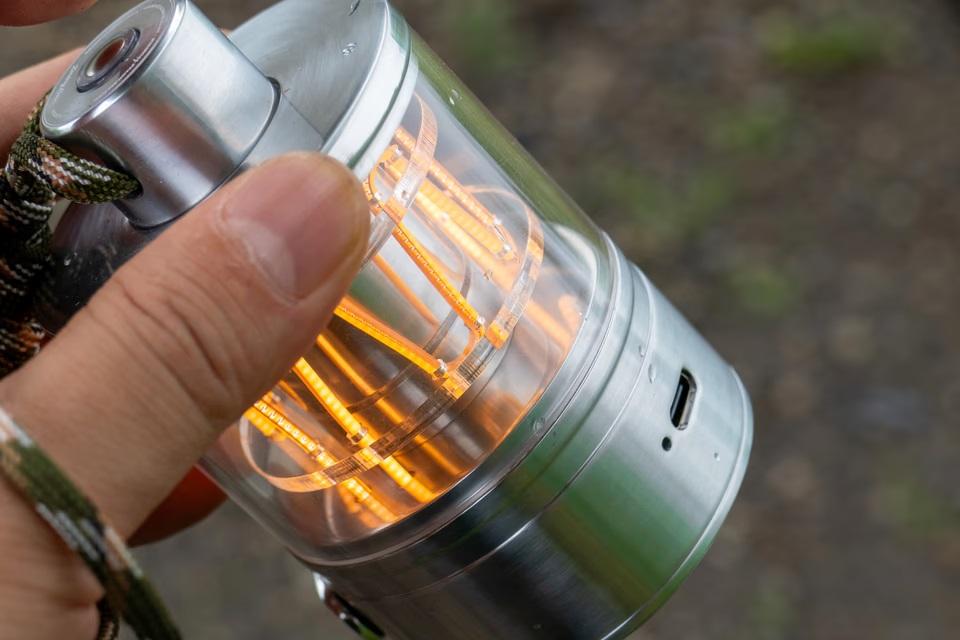 夜キャンプもお部屋も一変！ 分銅を模したアンティークデザインのLED