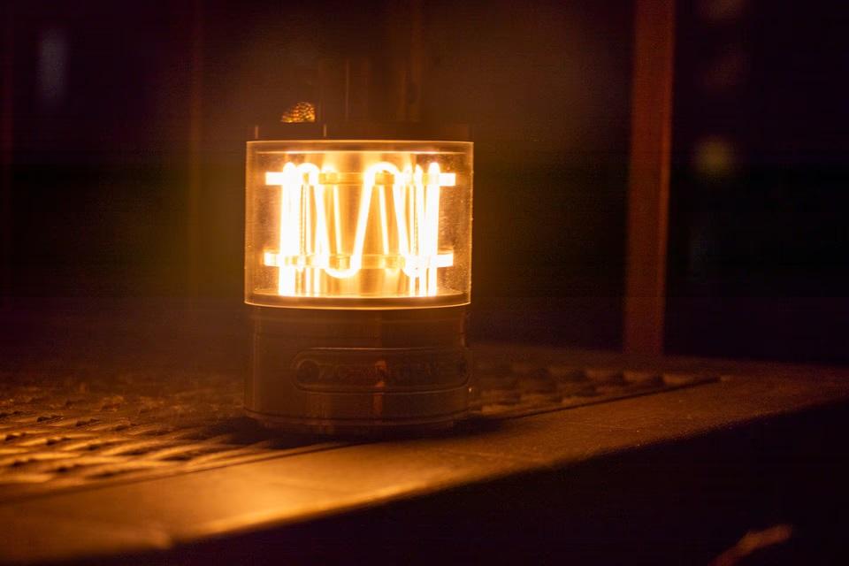 夜キャンプもお部屋も一変！ 分銅を模したアンティークデザインのLED