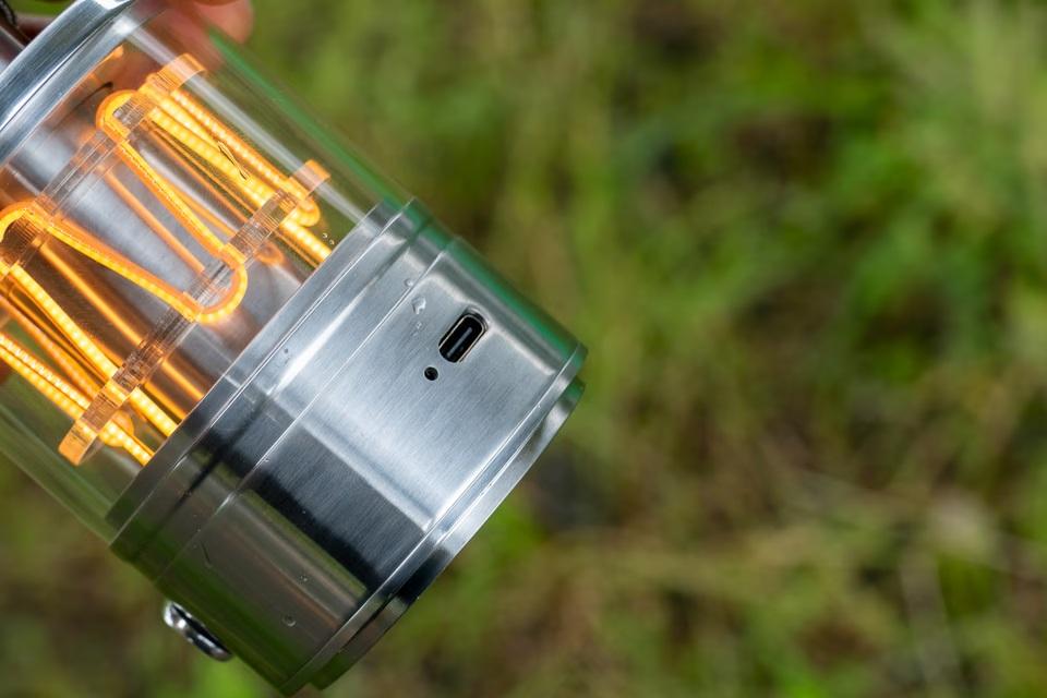 夜キャンプもお部屋も一変！ 分銅を模したアンティークデザインのLED
