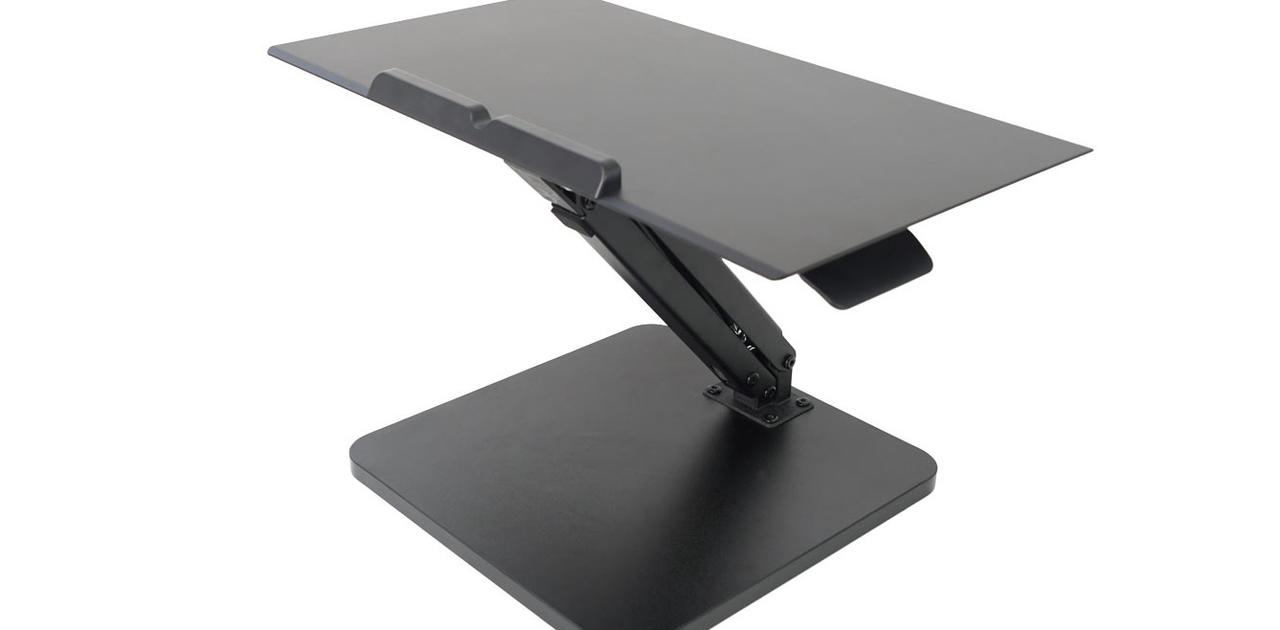 重くてグラつかない。一本脚で安定感バツグンのノートPCスタンド