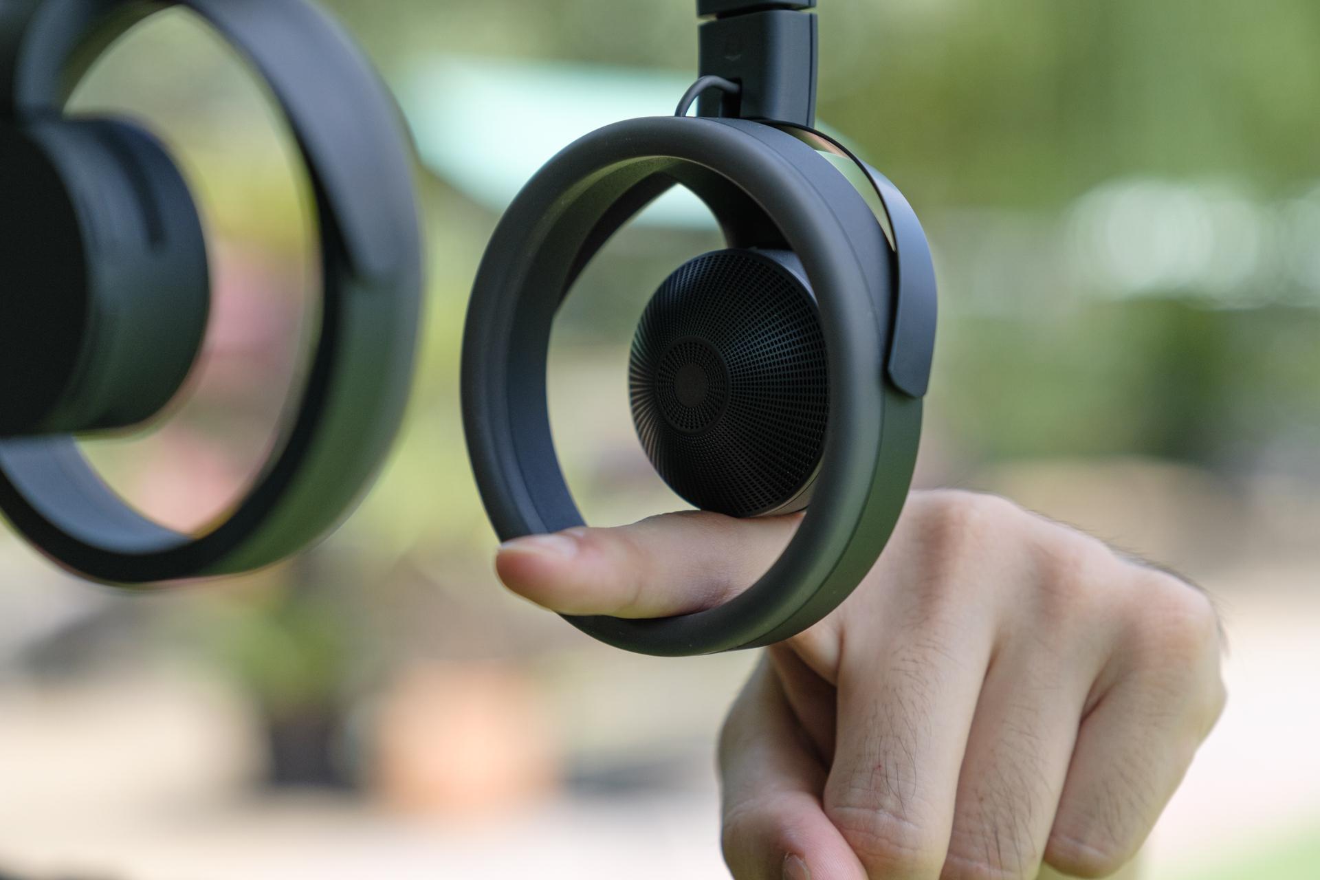 唯一無二の穴開きヘッドホン。こう見えて音漏れ対策も音質も完璧