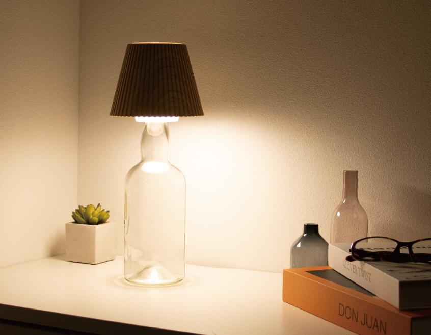 なんとなく捨てられない瓶。かぶせるだけで間接照明として再利用