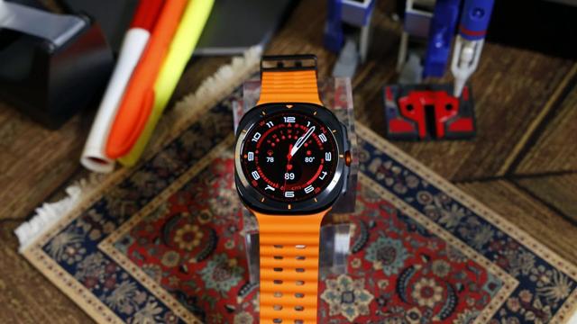 Galaxy watch ultra バンド2本付き（Galaxyの最新スマートウォッチ 