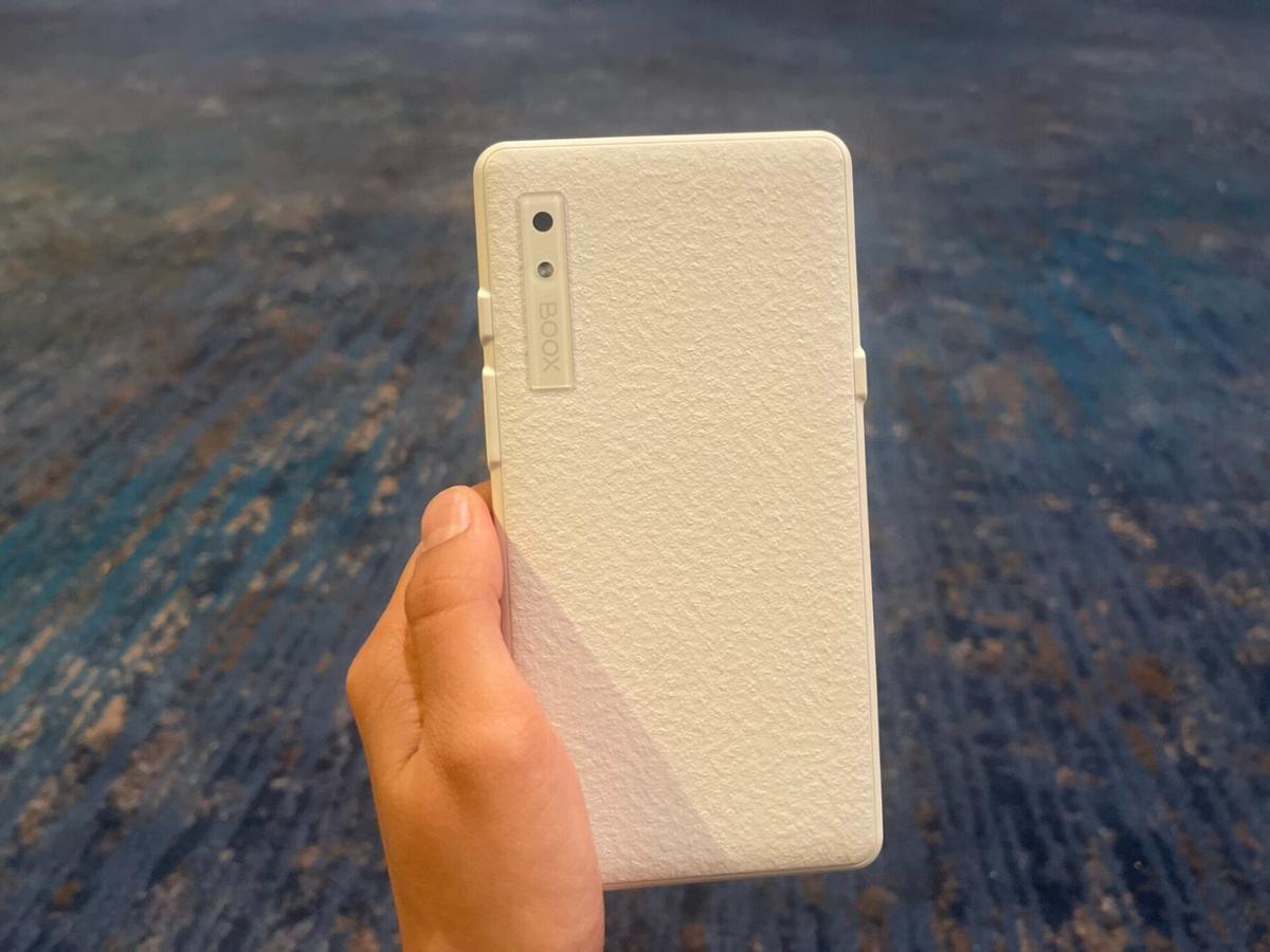 なりたいものが多すぎて何者にもなれない小型電子ペーパー端末「Boox 