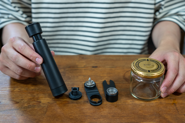 空きビンがひと手間で真空容器に変身！ サステナブルなキッチングッズ