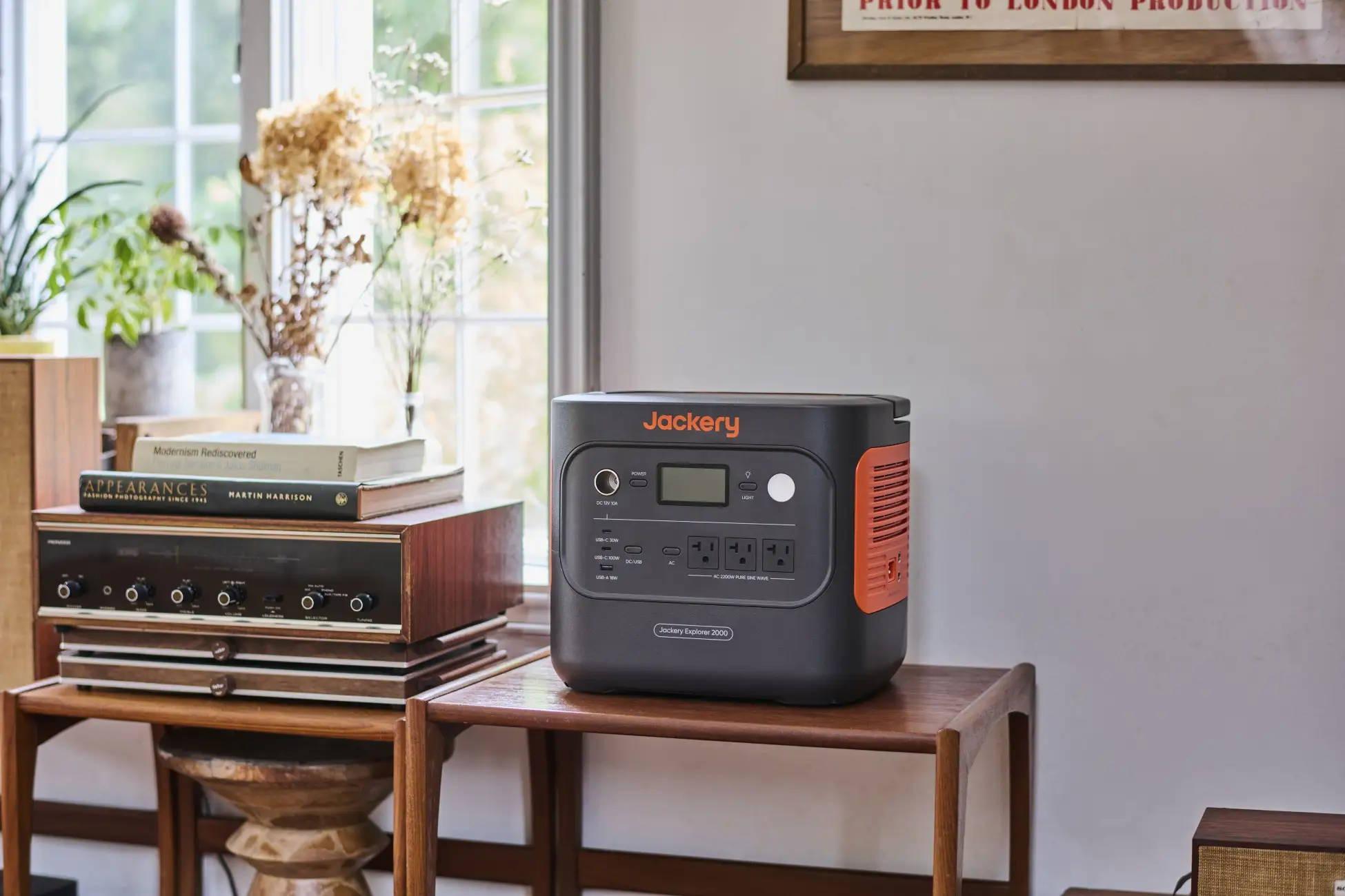 綺麗め✨持ち運びに便利❣️2台目に 薄型 軽量 バッテリー長持 ノートパソコン Jackery、オフィスや教室で持ち運んで使える大容量モバイルバッテリー