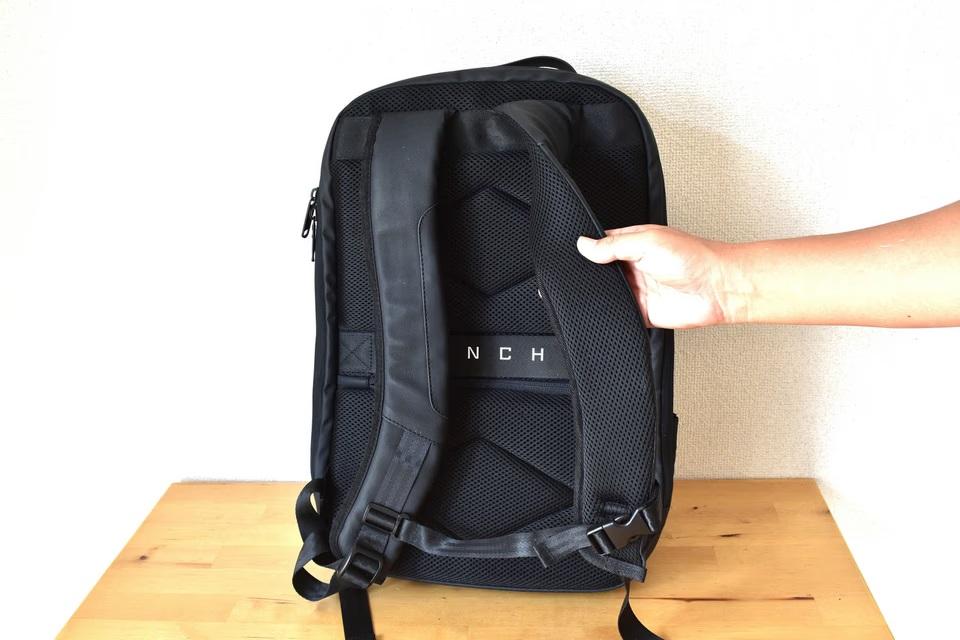 さようなら荷物のストレス。ミニマルデザインのバックパックで