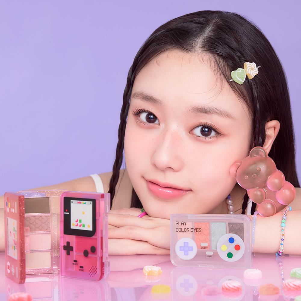 平成ガーリー感ある。色もケースも激カワなレトロゲームコスメ