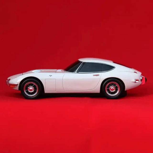 トヨタ2000GTのミニカーですか? いいえ、これはマウスです トヨタ2000GTのミニカーですか? いいえ、これはマウスです