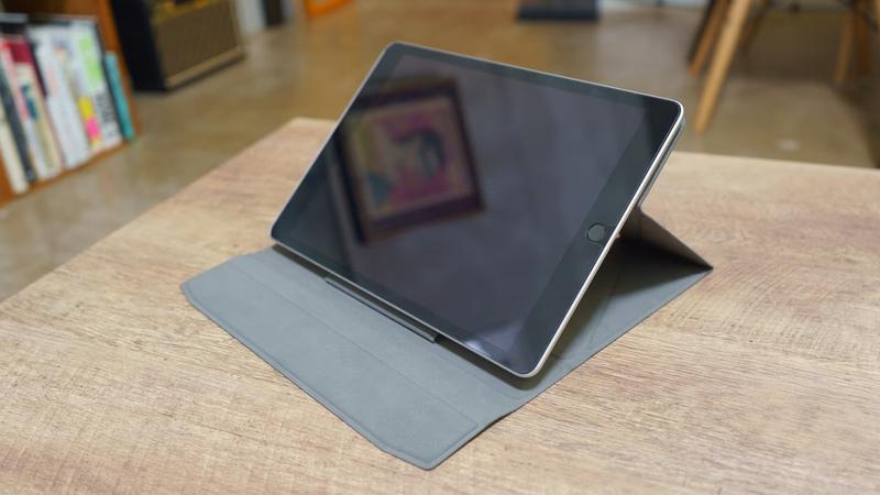あらゆるシーンに対応する iPad用スタンドカバーが操作性抜群で良さ 