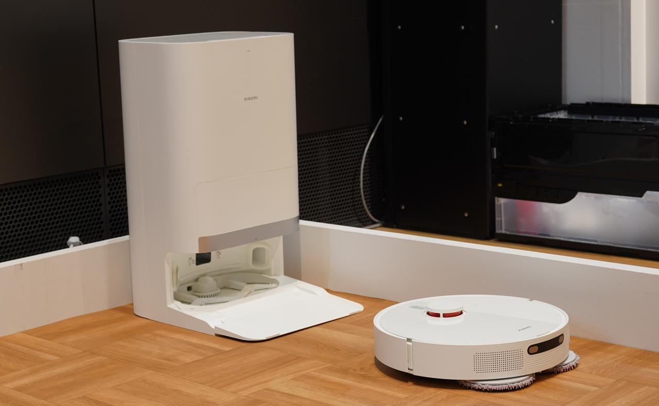 シャオミが価格でぶん殴ってきた！ 全部入りロボット掃除機が4万円台 