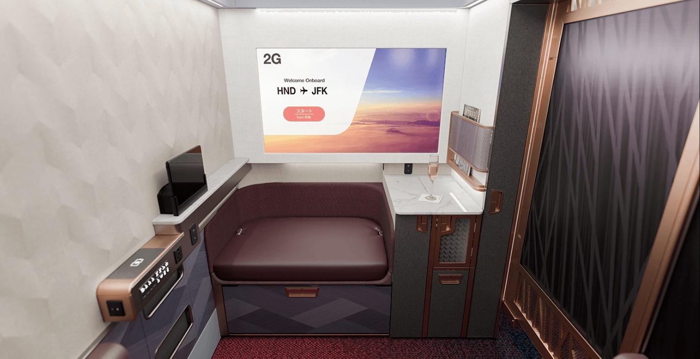 まるでミニシアター。音にもこだわったJAL最新のファーストクラス