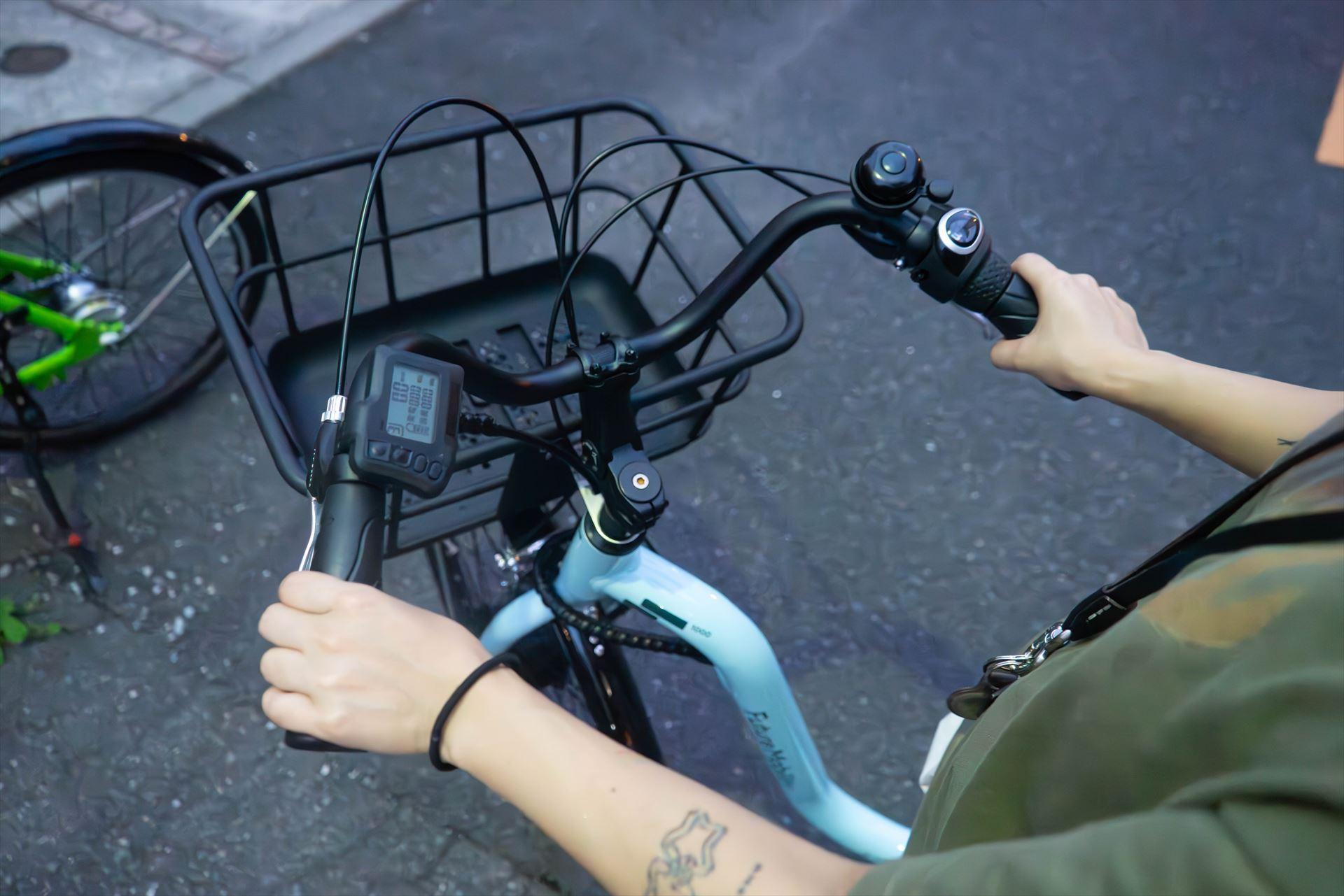 レディース 福袋 (セール) -ファッション通販 電動アシスト自転車8ahタイプ(未使用品) バッテリーの航続距離は 自転車本体