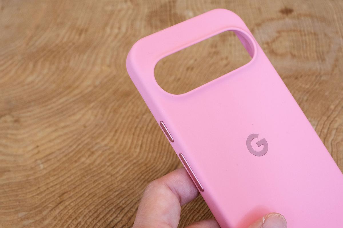 Google Pixel 9 Proの純正スマホケース買ってみた。限定カラーが嬉しい 