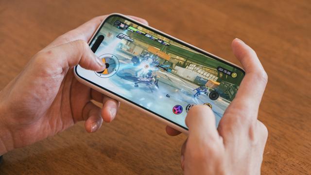 スマホゲームを楽しみたいなら、最新〜ちょっと前世代のiPhoneを 