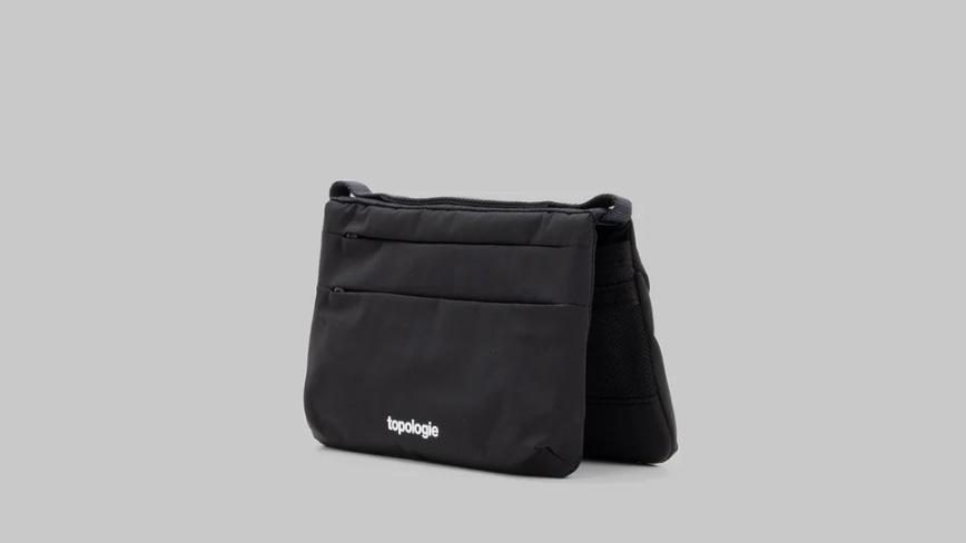 荷物をミニマルに。必需品を整理して身軽に出かけられるサコッシュ