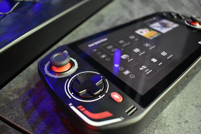 Acer初の携帯ゲーミングPC｢Nitro Blaze 7｣は、他社製品に勝てるのか