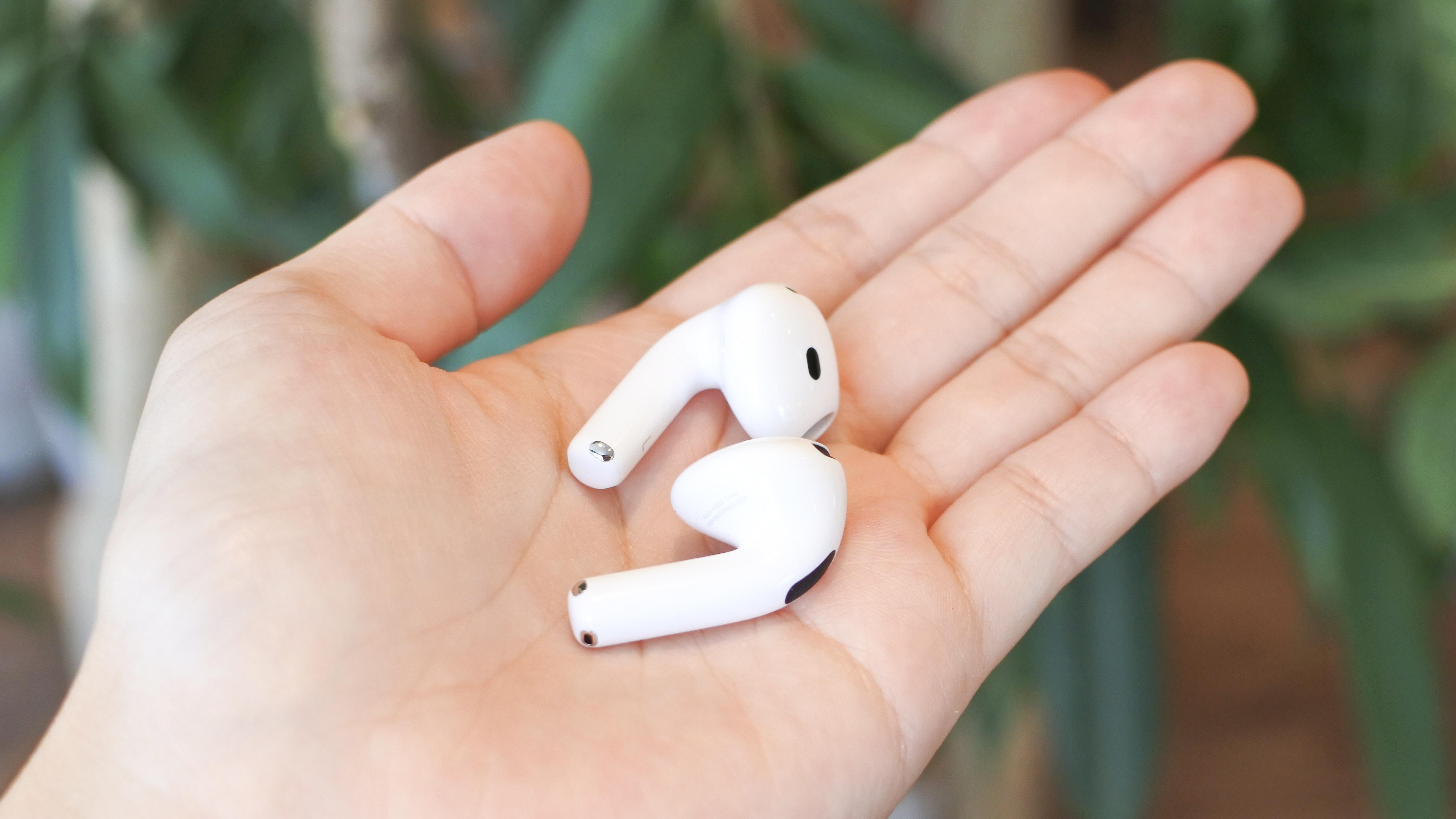 AirPods 4のノイキャンは閉塞感なし。長時間使える快適さを
