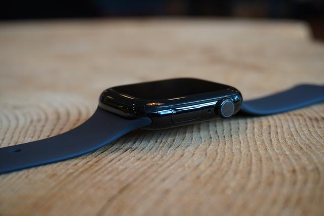 最新Apple Watchの新色｢ジェットブラック｣と｢ブラックチタニウム