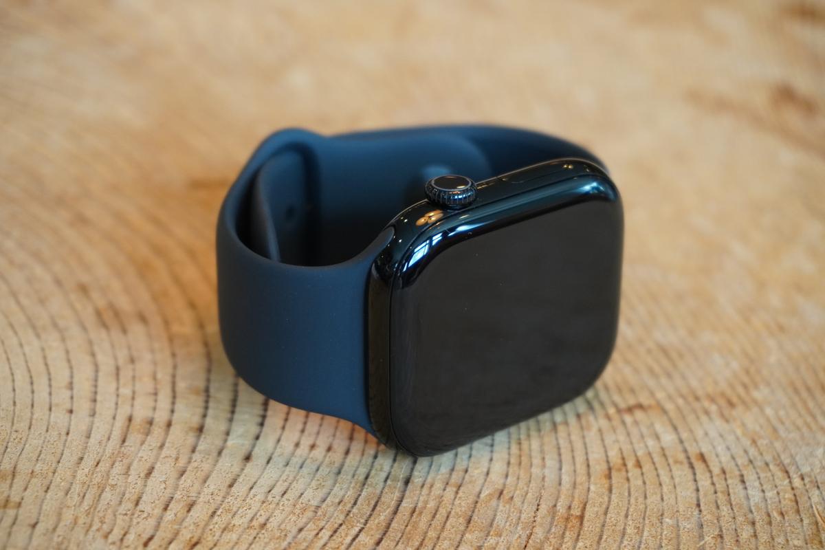 最新Apple Watchの新色「ジェットブラック」と「ブラックチタニウム