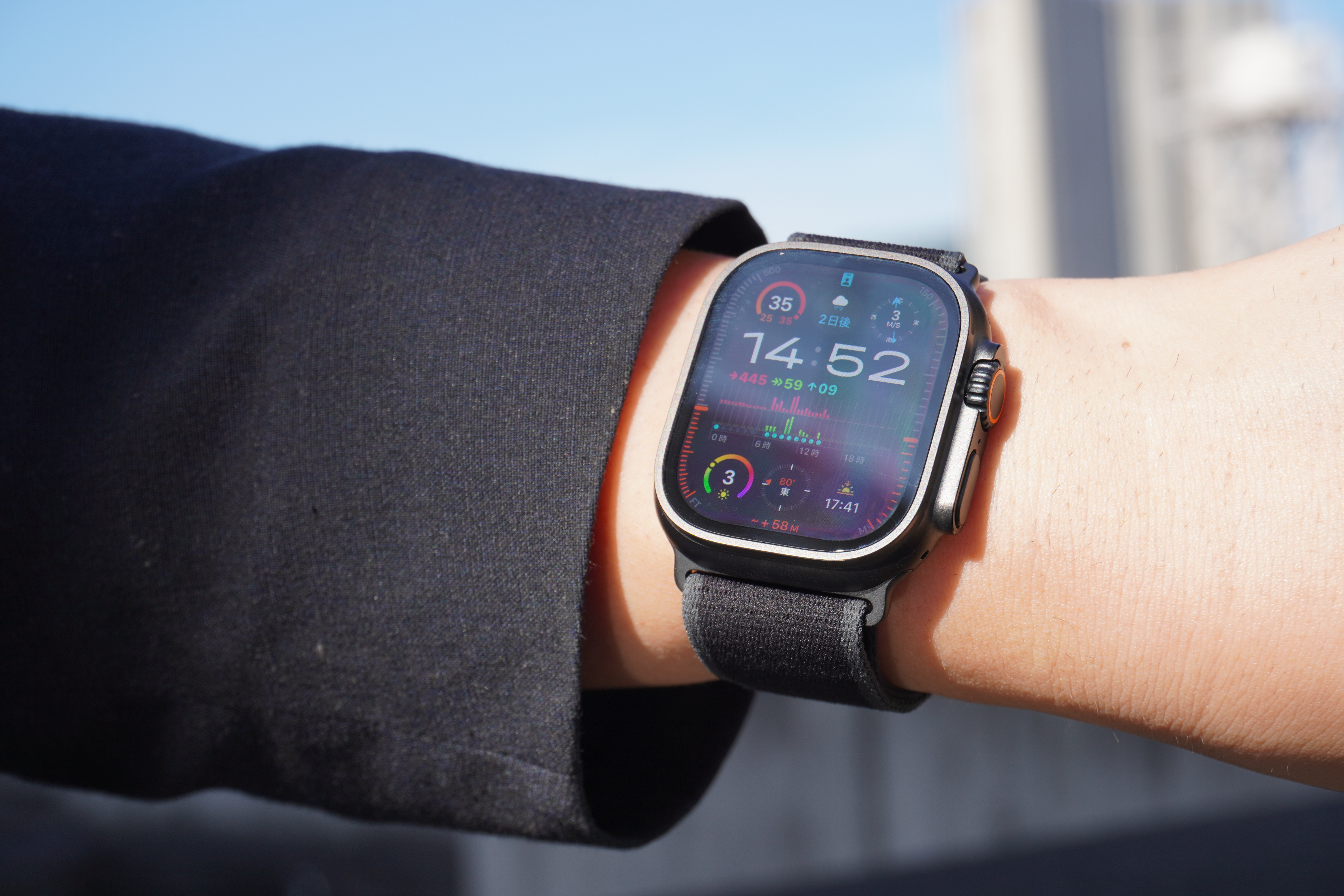 Apple Watch Ultra 2 ブラックチタニウムミラネーゼループ-M