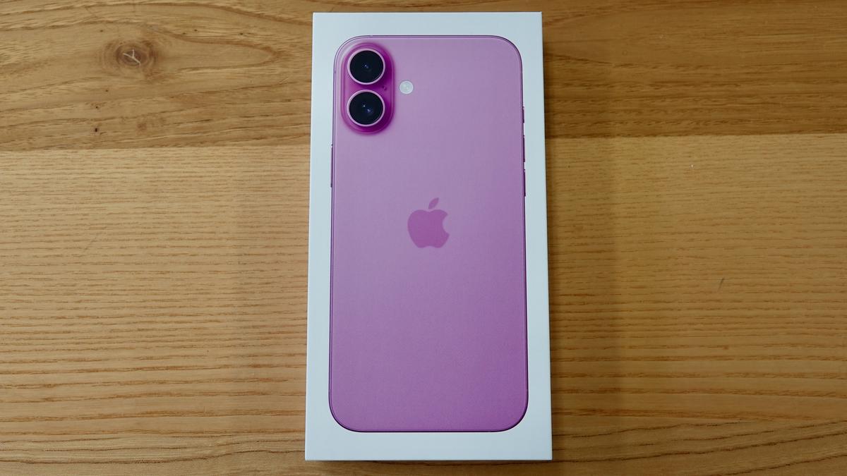開封】iPhone 16 Plus、開けてくよ〜 | ギズモード・ジャパン