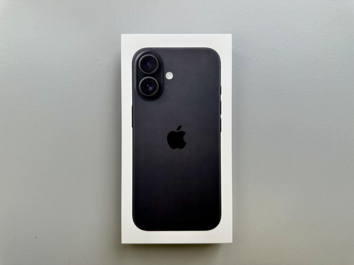 iPhone 16ブラック 本体 箱付き 箱あり】Apple iPhone 16 ブラック 本体 - メルカリ