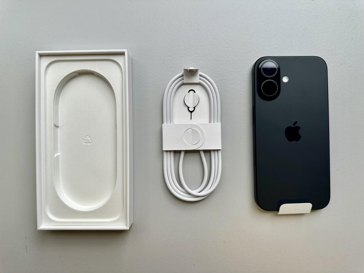 開封】iPhone 16を、アンボックス！ | ギズモード・ジャパン