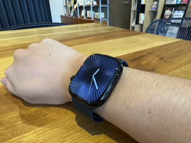 Apple Watch 10 46mm 本体 ジェットブラック ブルーバンド（Apple  