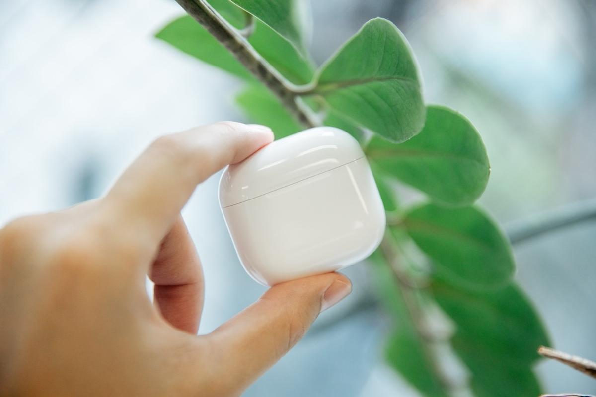 AirPods Proを3年愛用している僕が「AirPods 4」を開封してみた