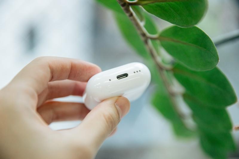 AirPods Proを3年愛用している僕が「AirPods 4」を開封してみた