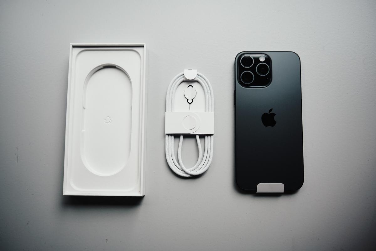 開封】iPhone 16 Pro Maxアンボックス。何も入ってませんけど 