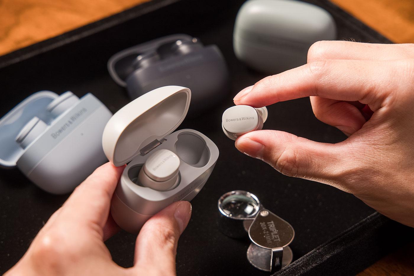 Pi6 - High-performance in-ear True Wireless earbuds | Bowers