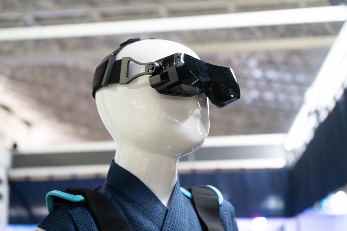 小さくて、軽くて、快適。最高なVRヘッドセット「Bigscreen Beyond 