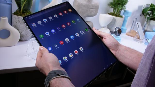 240930galaxytabs1002