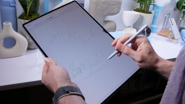 240930galaxytabs1003