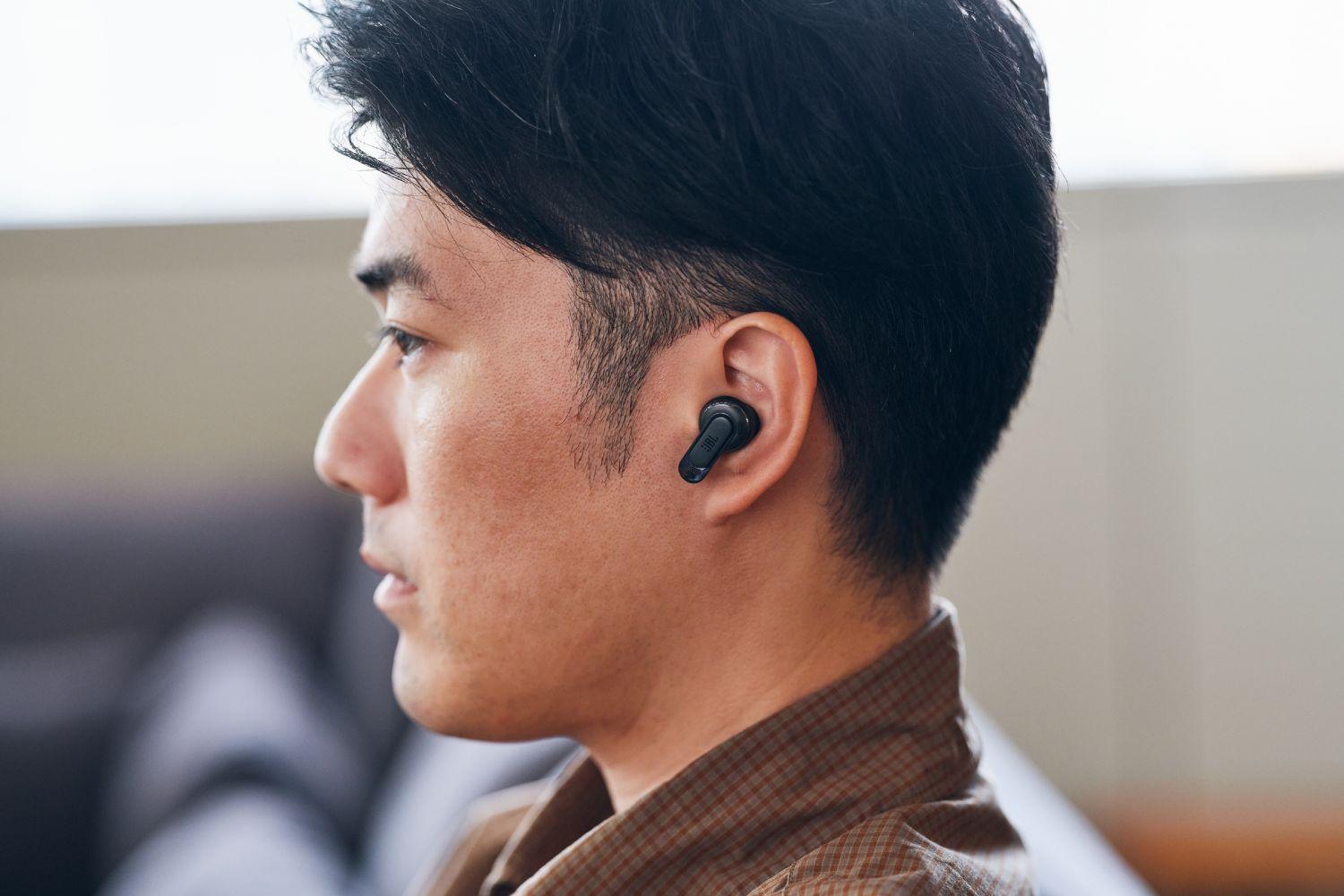 全方位ですごかった。JBLの最新ワイヤレスイヤホン | ギズモード 全方位ですごかった。JBLの最新ワイヤレスイヤホン | ギズモード