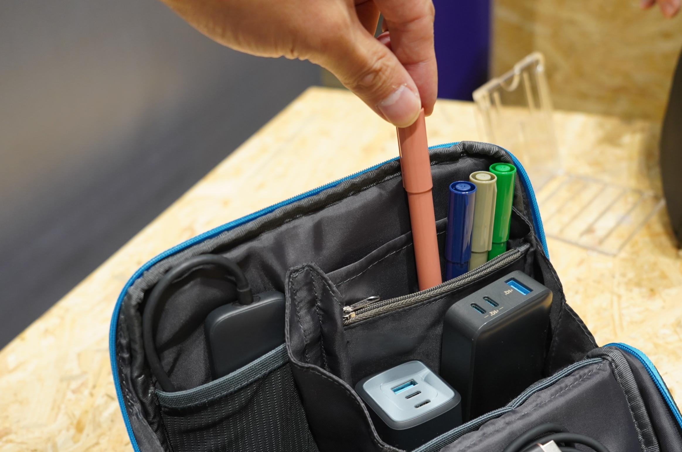 Ankerとコクヨが手を組んだ → 理想的なガジェットポーチができ Ankerとコクヨが手を組んだ → 理想的なガジェットポーチができ