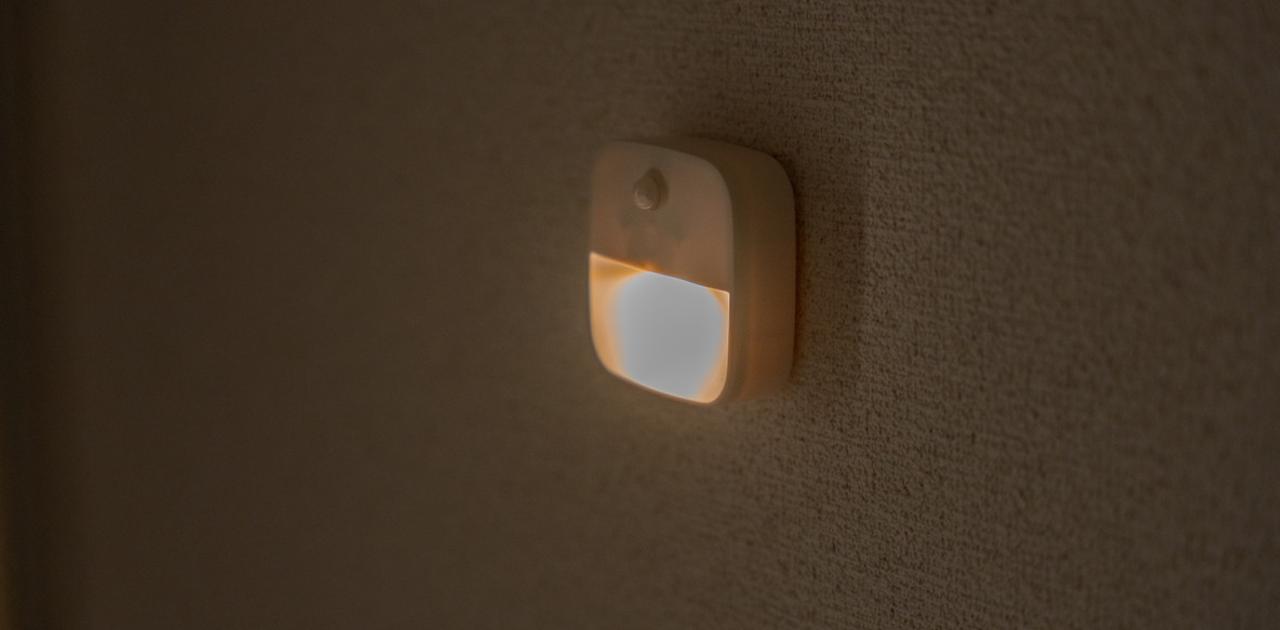 Ankerの人感センサー付ライト。コンセント不要、両面テープで導入できる | ギズモード・ジャパン