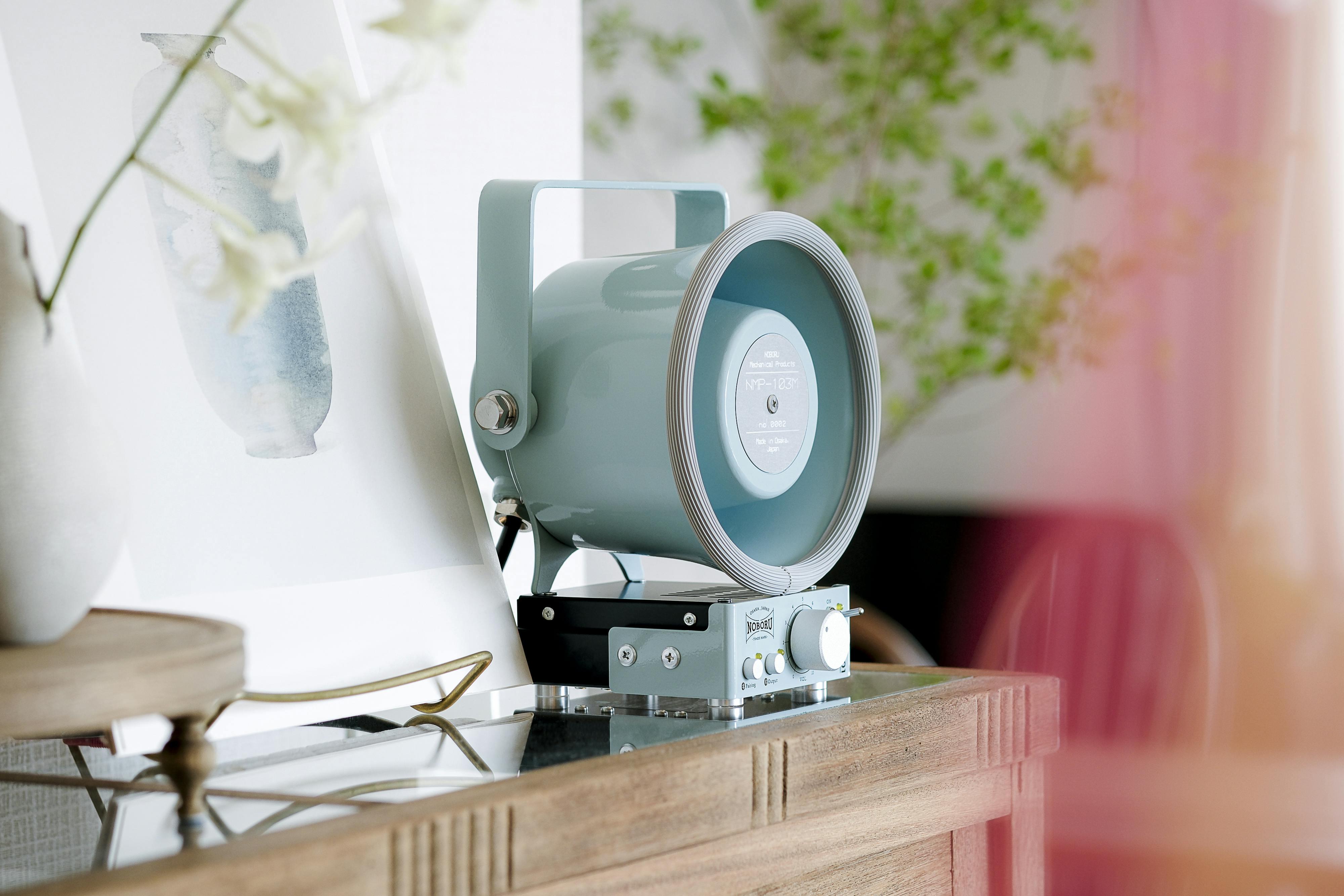 業務用拡声器が音楽スピーカーに変身。懐かしさを感じられる
