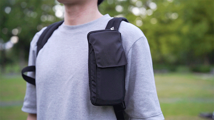バックパックがもっと便利になるよ！ ショルダーにマルチ収納を追加