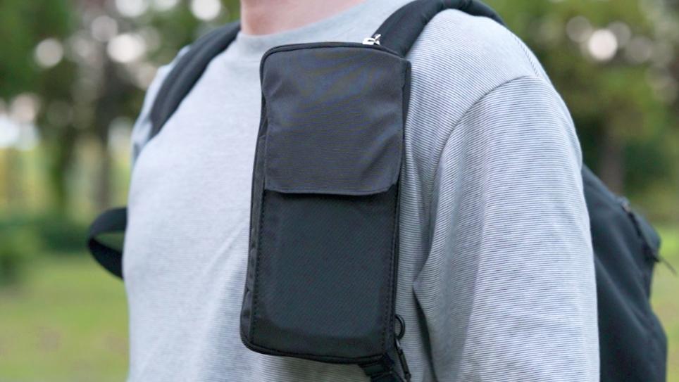 バックパックがもっと便利になるよ！ ショルダーにマルチ収納を追加