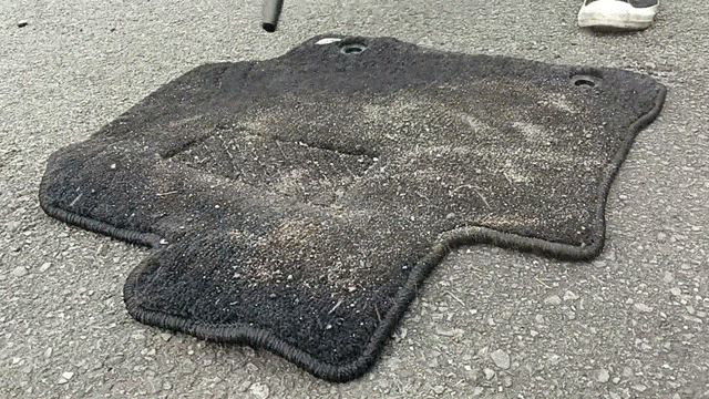 汚れを狙い落とすぜ……！ ライフル銃みたいデザインがイカす2in1 高圧