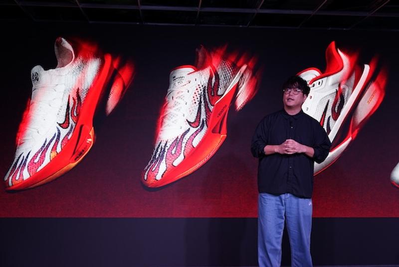 燃えよ足元、そして速くなれ。NIKEの人気ランニングシューズが刷新