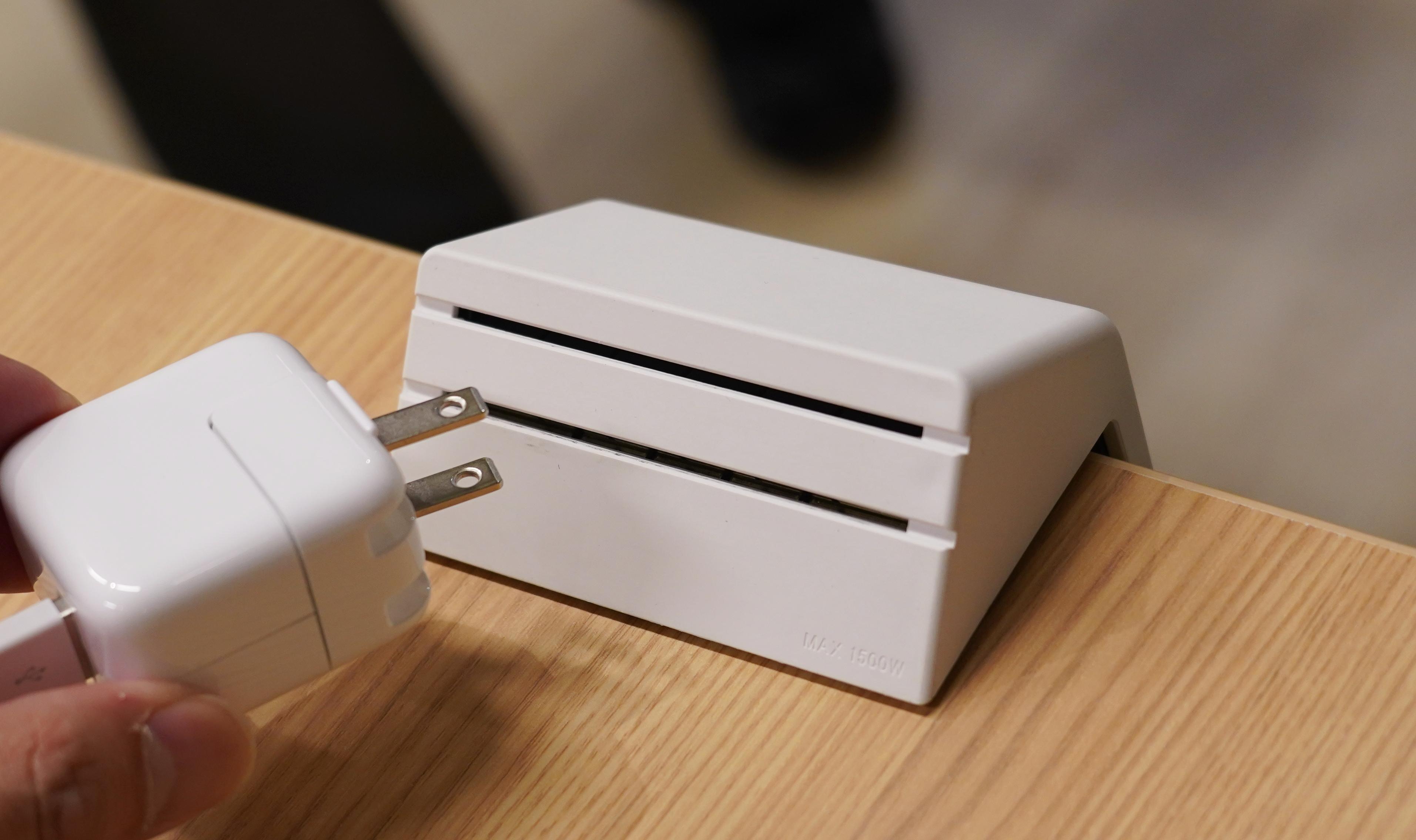 Kokuyo 　テーブル　電源タップ付き　岐阜 愛知 尾張 三河 三重 滋賀 Kokuyo テーブル 電源タップ付き 岐阜 愛知 尾張 三河 三重 滋賀