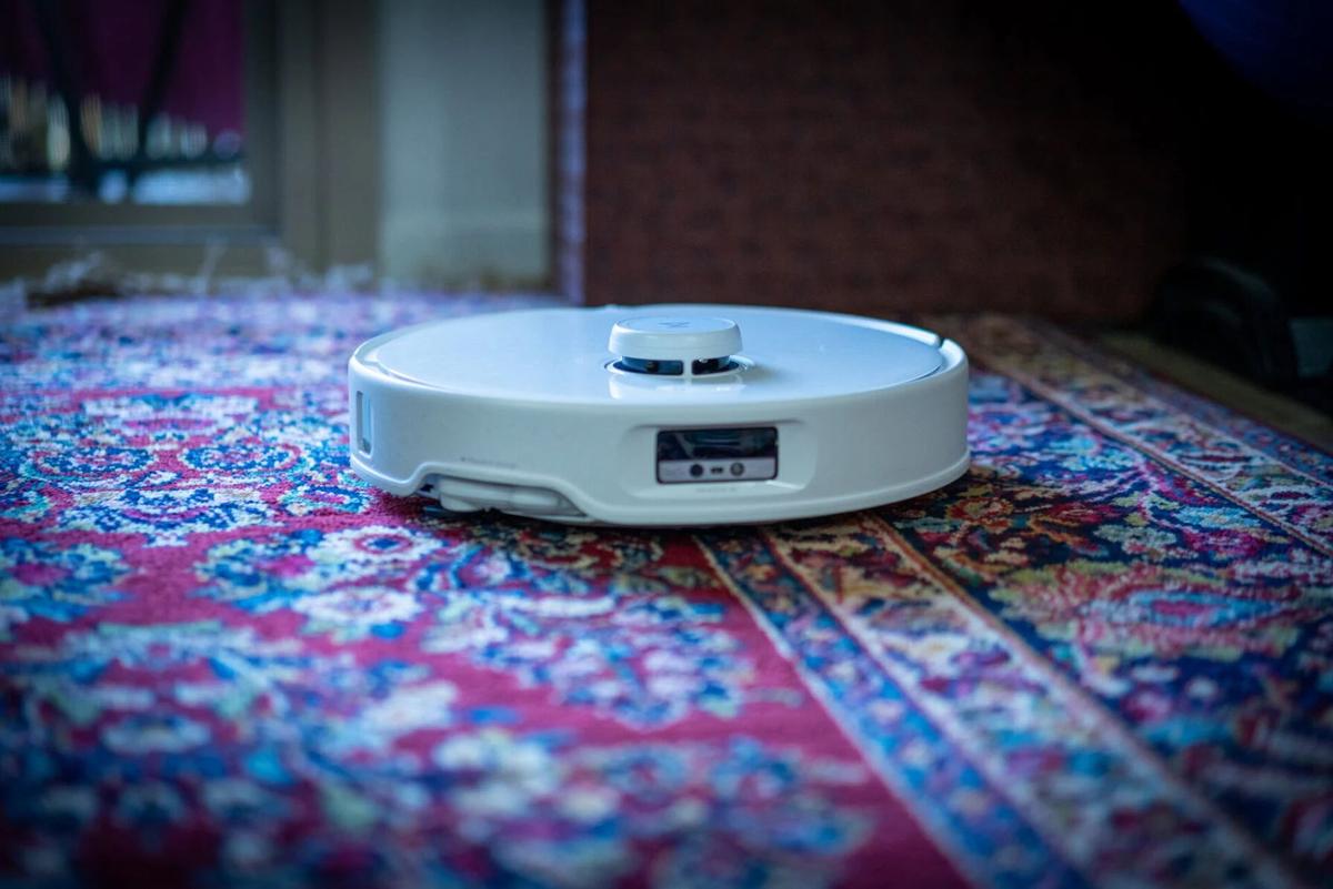 水の補充もブラシのカビ防止も。ロボット掃除機の最高峰はこれだ